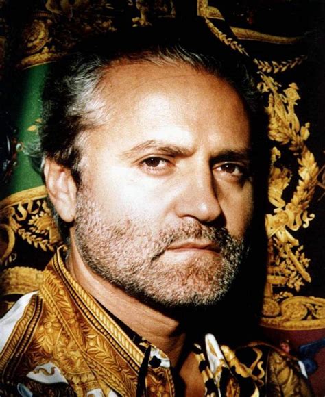 foto di gianni versace ferito|gianni versace designer.